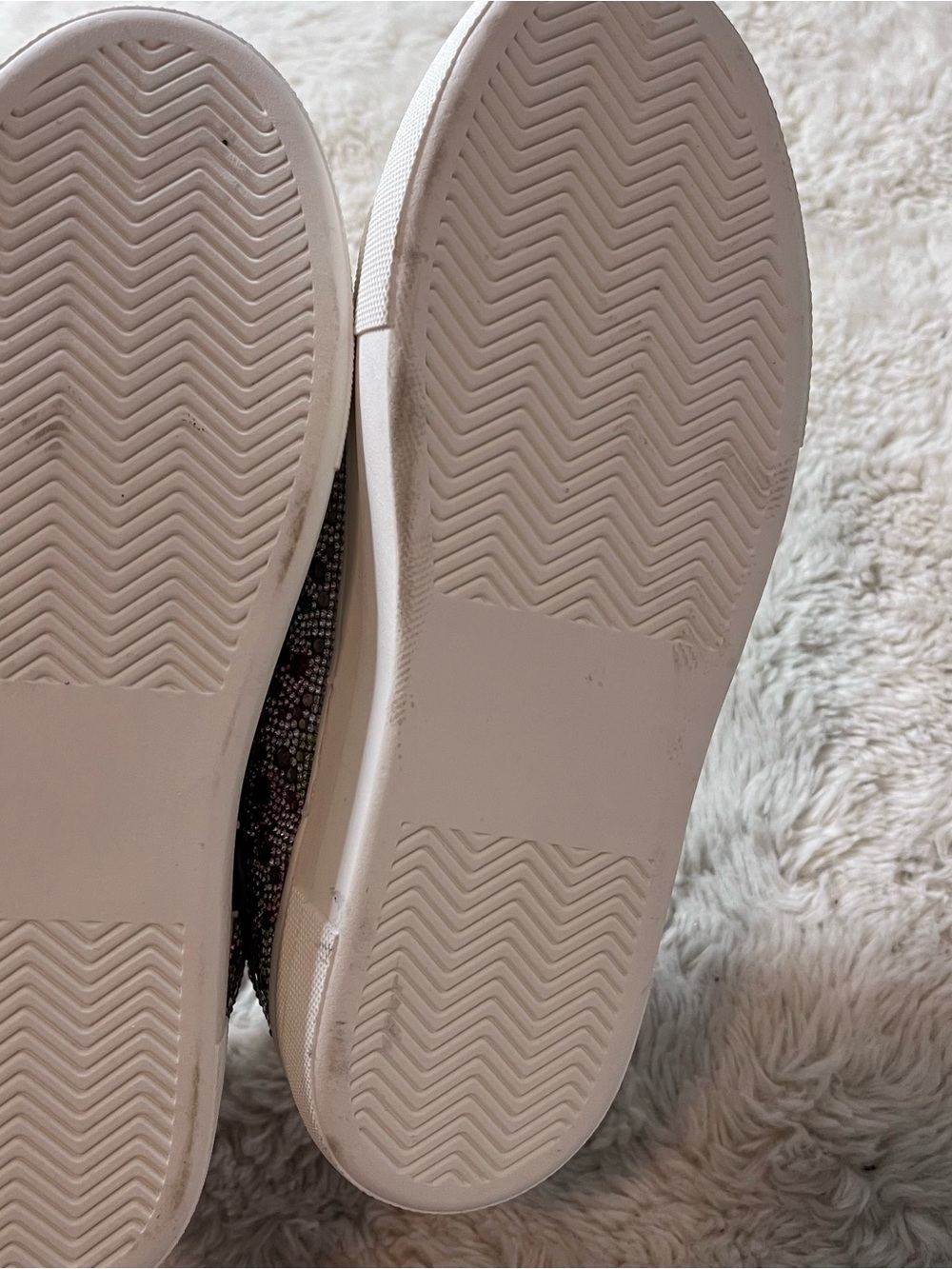 Betsey Johnson sneakers  Womens 7 White Floral Jeweled Slip On Shoes - Picture 7 of 7